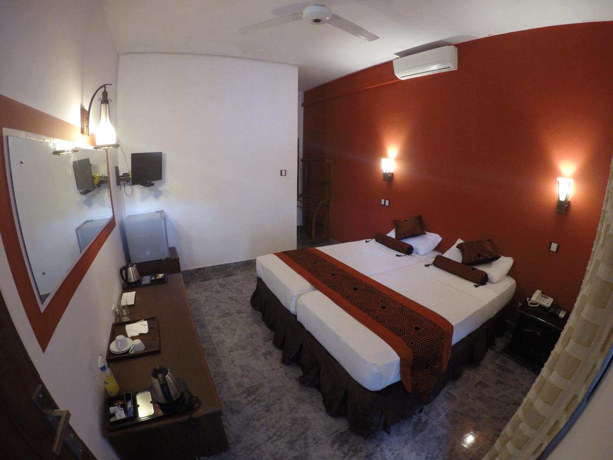 Hotel Sunray Канди Экстерьер фото
